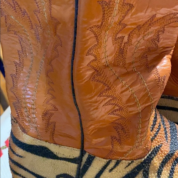 Custom made boots with matching belt tiger stripes - Picture 8 of 17